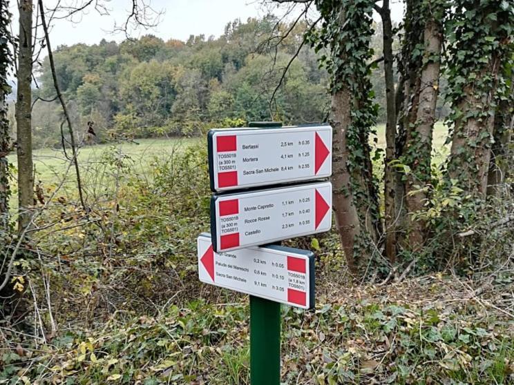 Ostello Casa Conte Rosso Avigliana Esterno foto
